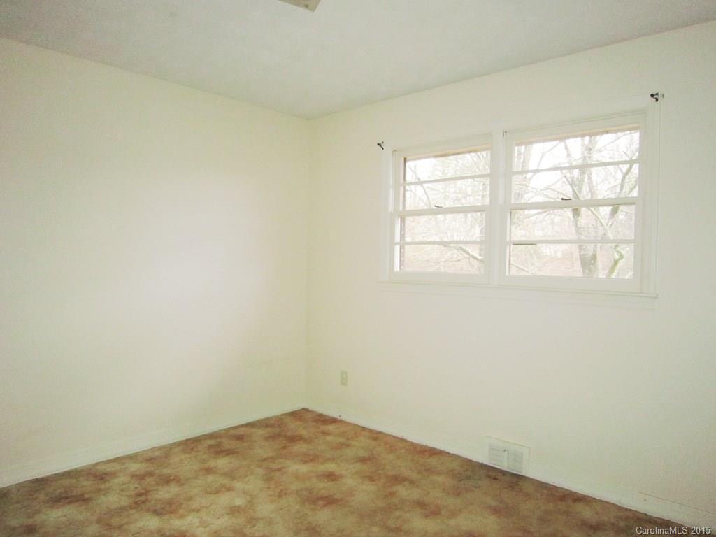 12 Water Oak Lane Candler NC 28715