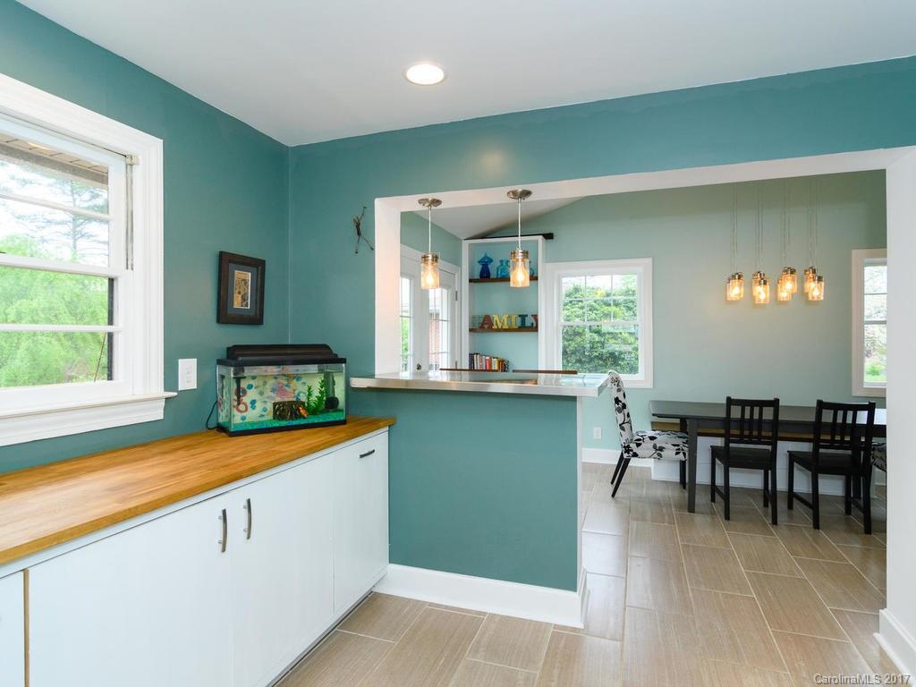 32 Woodgate Road Asheville NC 28806