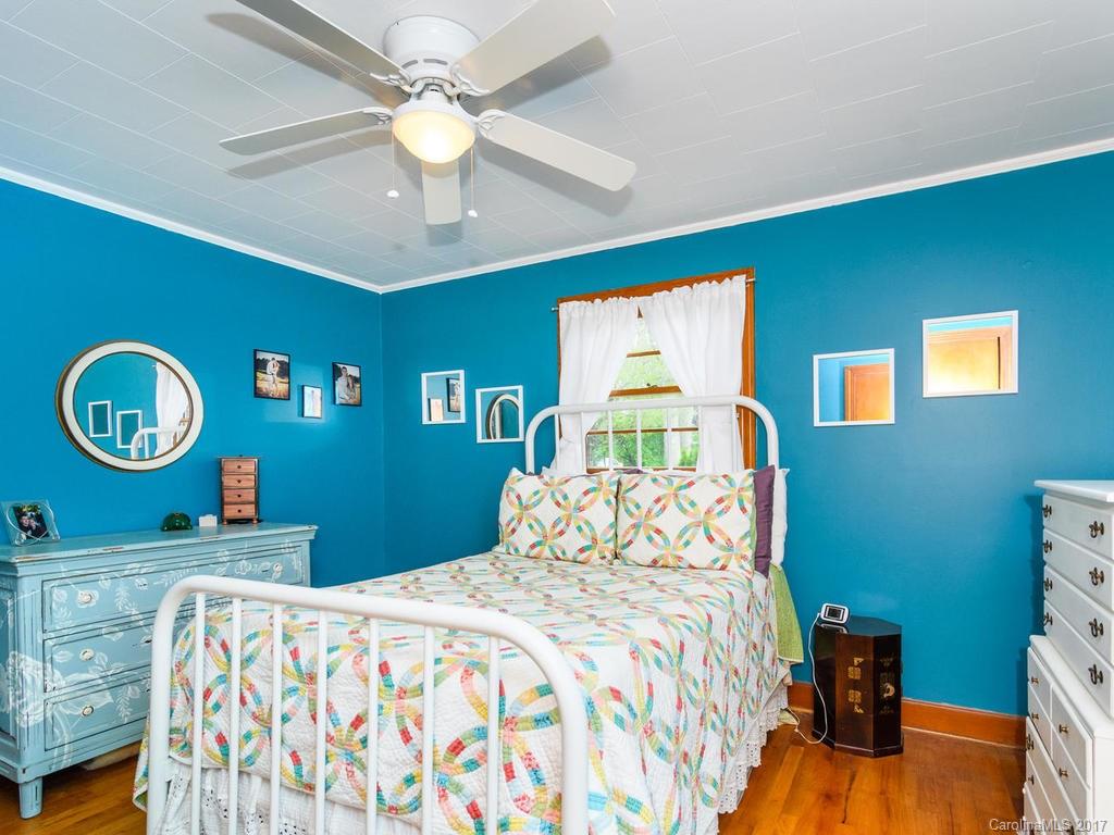32 Woodgate Road Asheville NC 28806