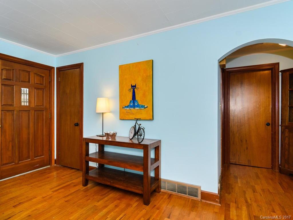 32 Woodgate Road Asheville NC 28806