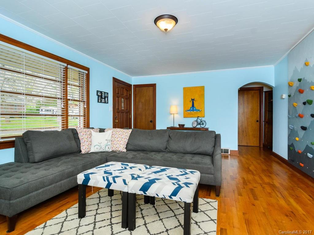 32 Woodgate Road Asheville NC 28806