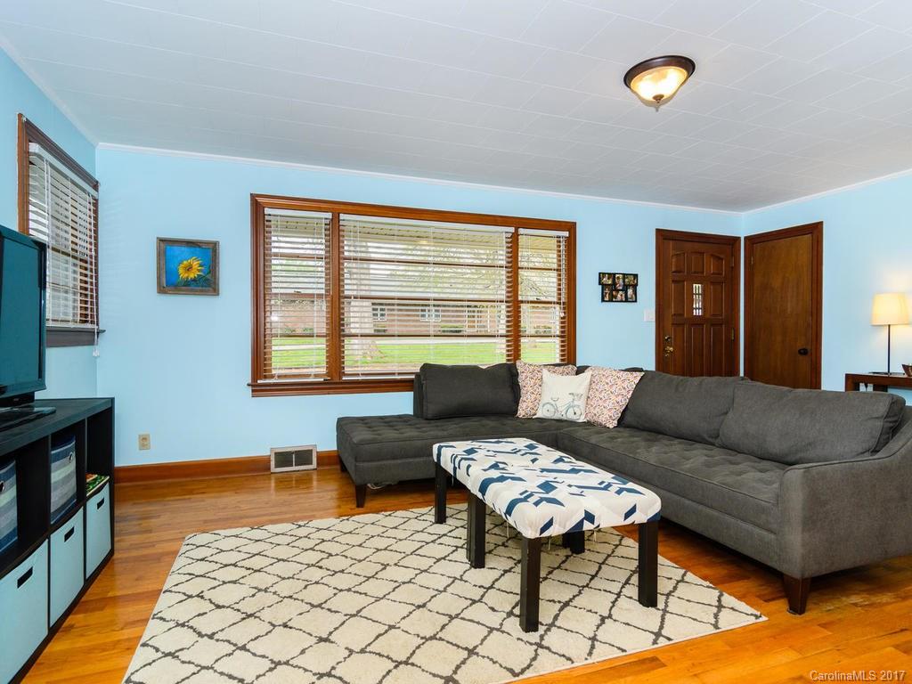 32 Woodgate Road Asheville NC 28806