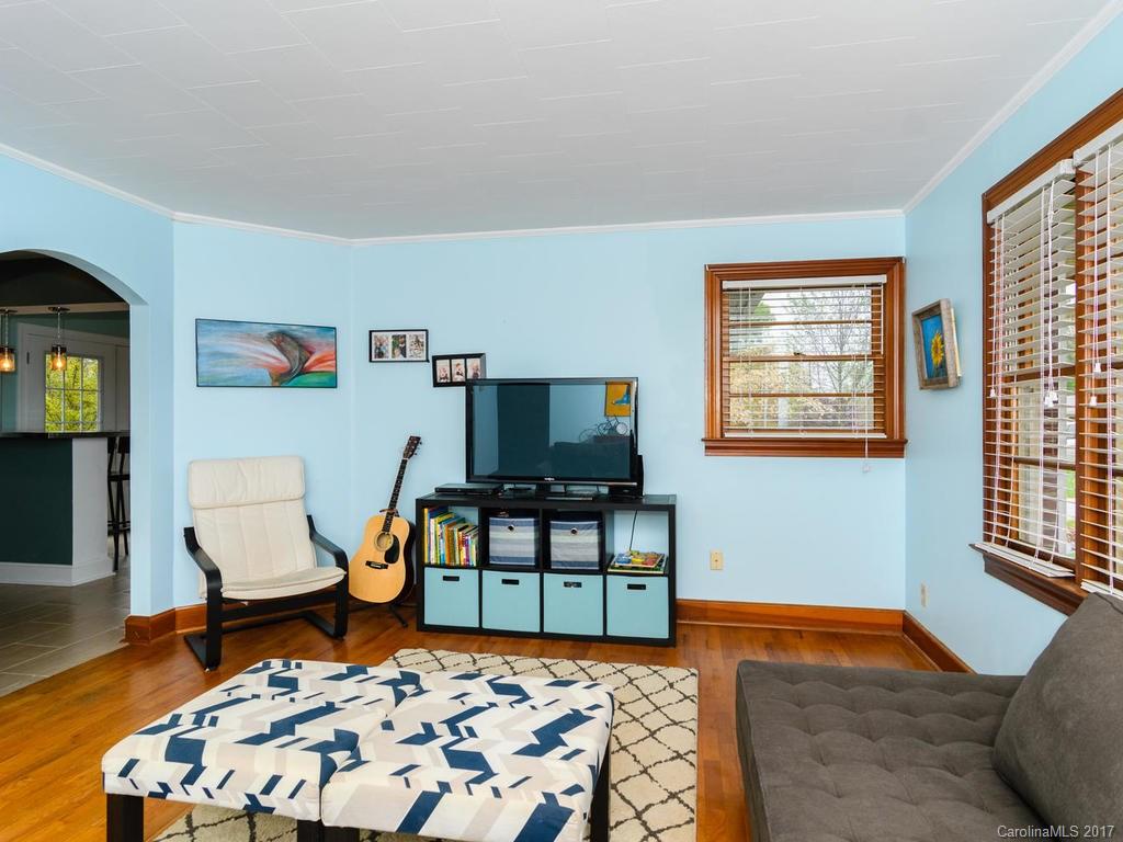 32 Woodgate Road Asheville NC 28806