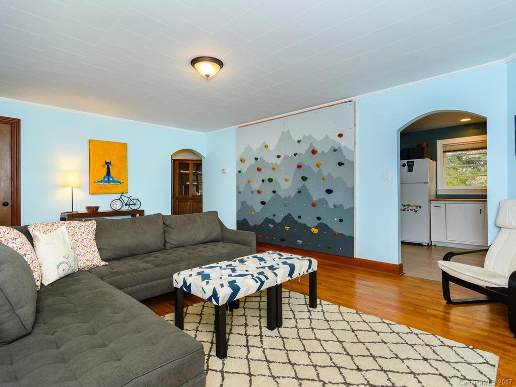 32 Woodgate Road Asheville NC 28806