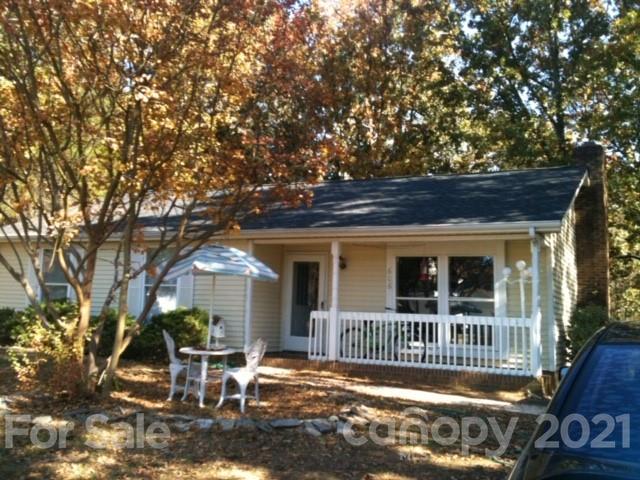 606 Vista Grande Circle Charlotte NC 28226