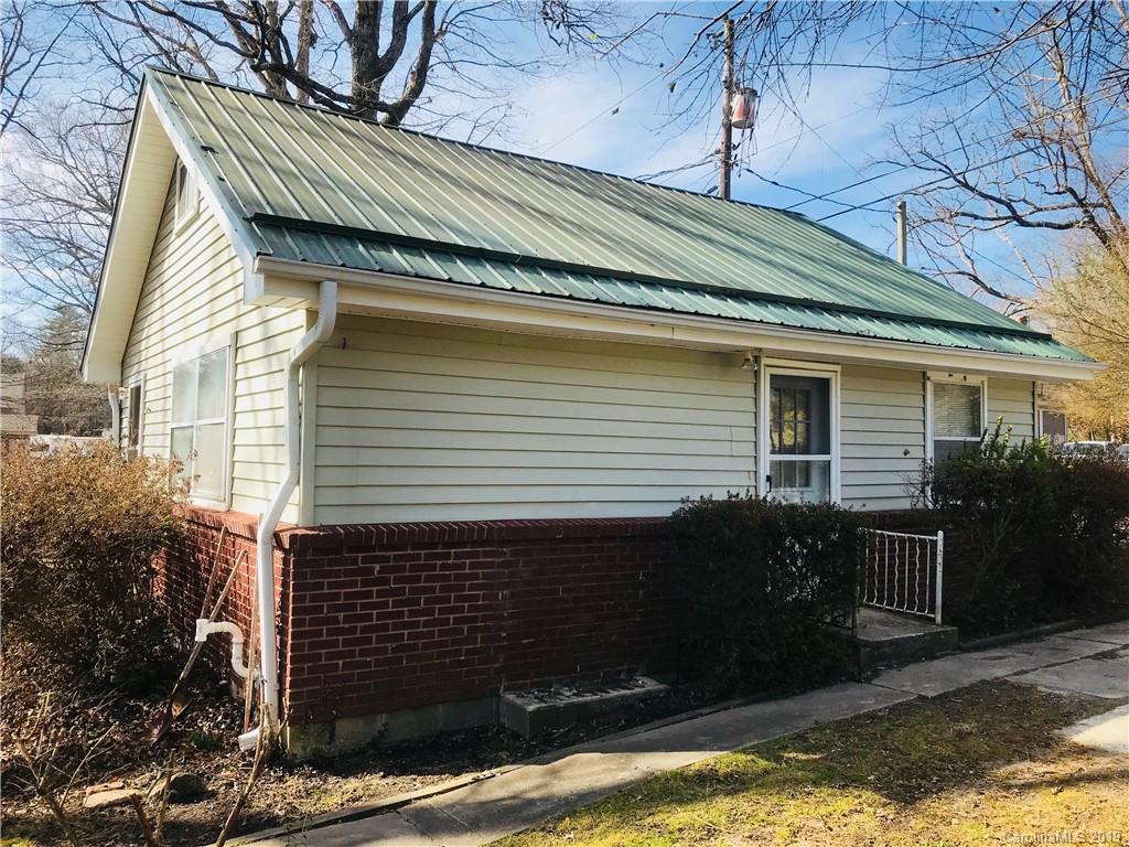 11 S Brown Court Hendersonville NC 28791