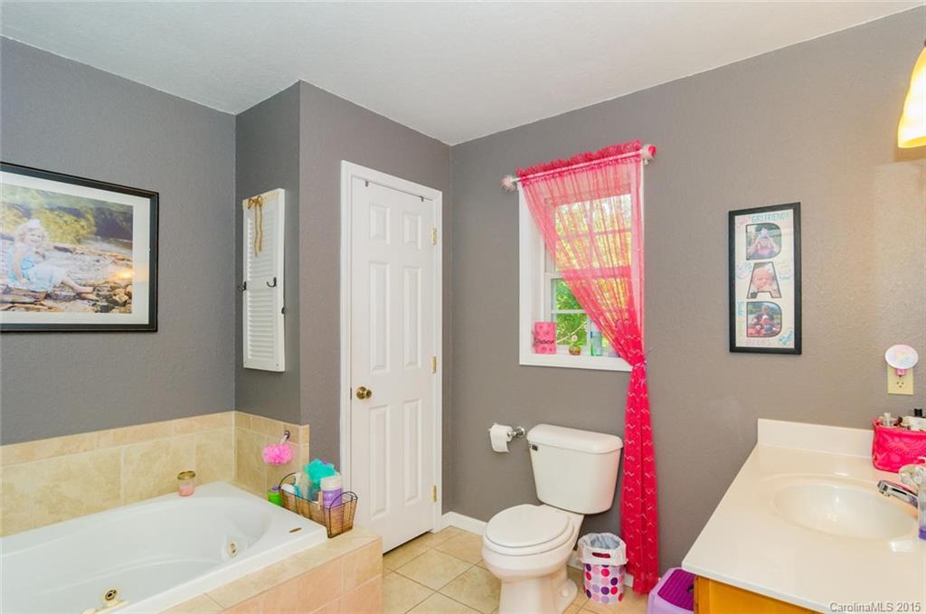 358 Blackberry Ridge Road Burnsville NC 28714