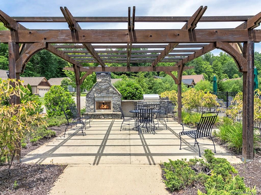 46 Pinebrook Club Drive Asheville NC 28804