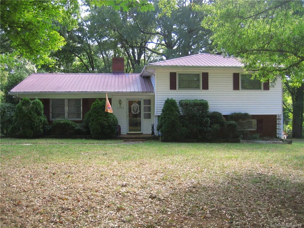 1209 Manchester Lane Charlotte NC 28227