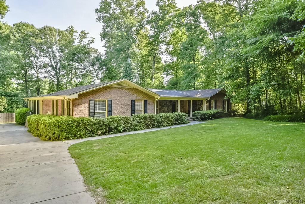 1512 Runnymede Lane Charlotte NC 28211