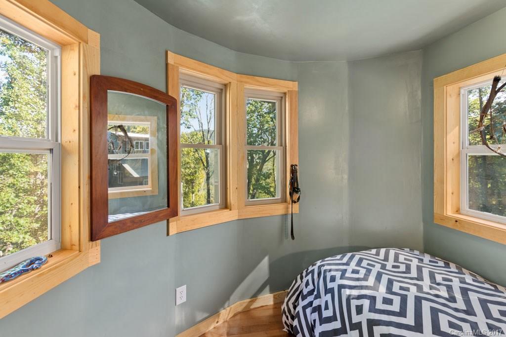 125 Watch Knob Lane Swannanoa NC 28778