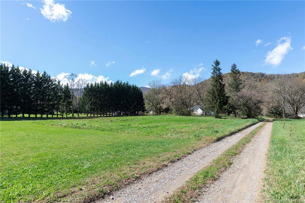 25 Connie Davis Road Candler NC 28715