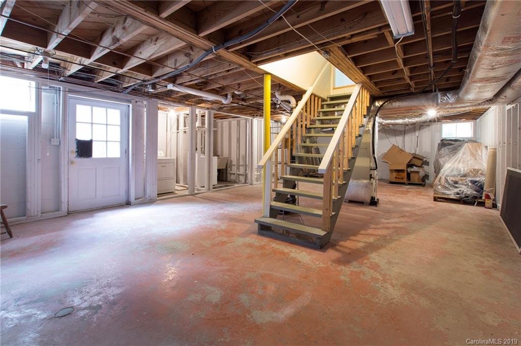122 Wembley Road Asheville NC 28804