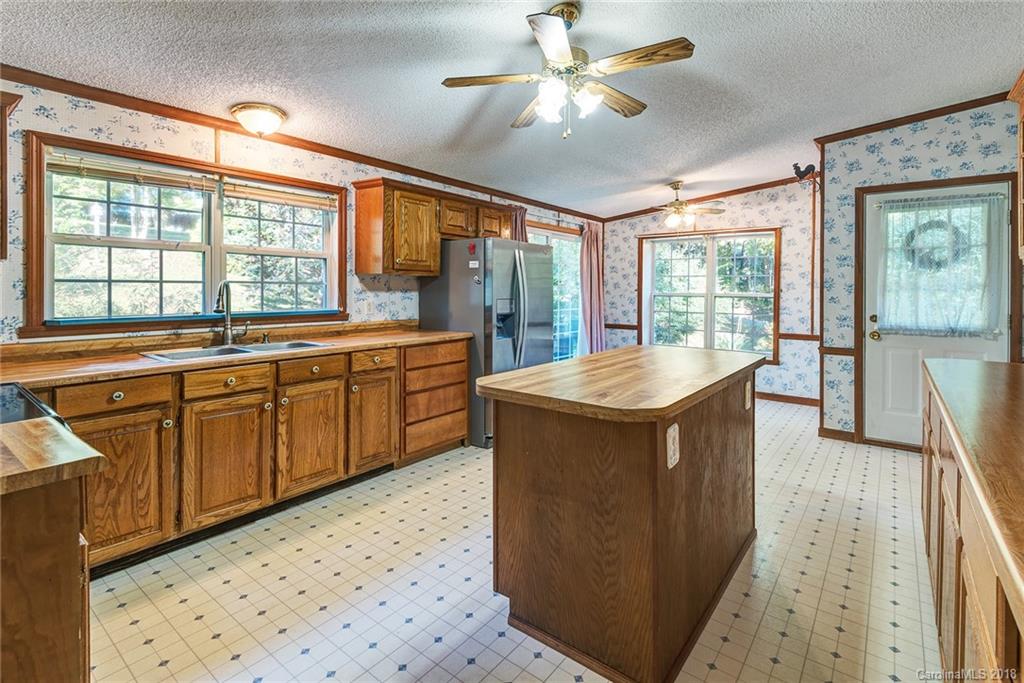 23 Star Road Marshall NC 28753