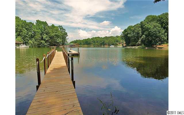 158 Lakeview Shores Loop Mooresville NC 28117