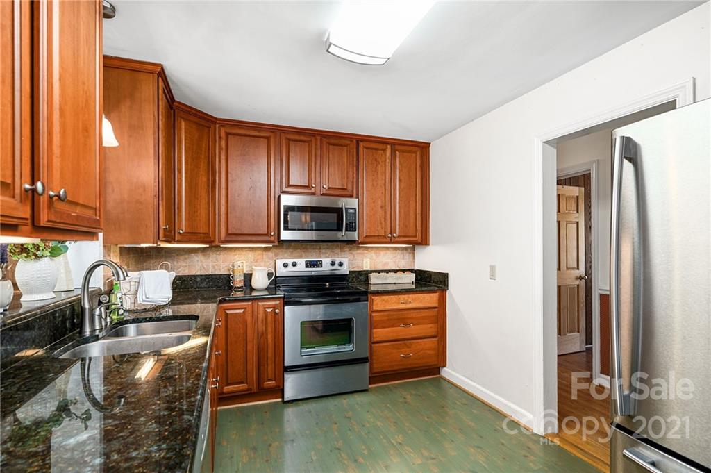 2 Oak Ridge Road Asheville NC 28805