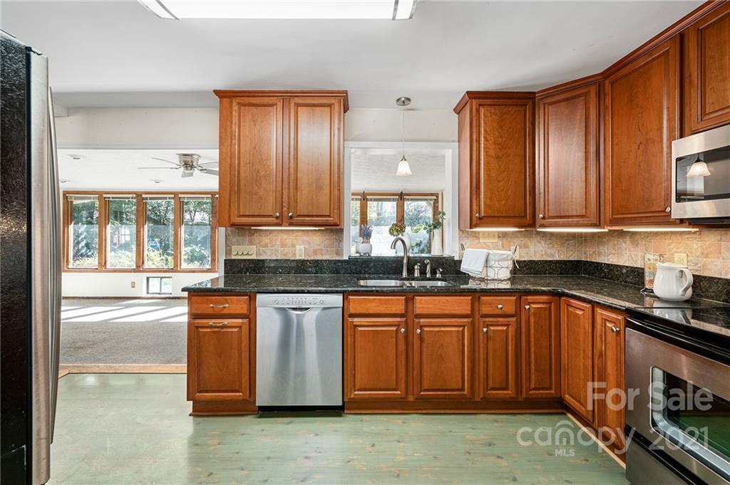 2 Oak Ridge Road Asheville NC 28805