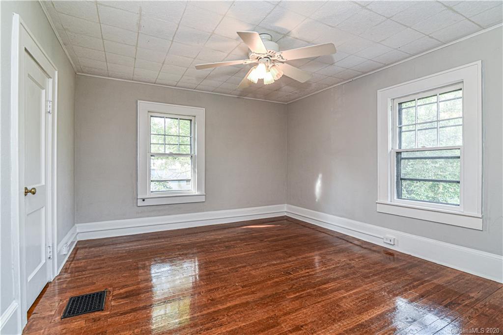 17 Baker Avenue Asheville NC 28806