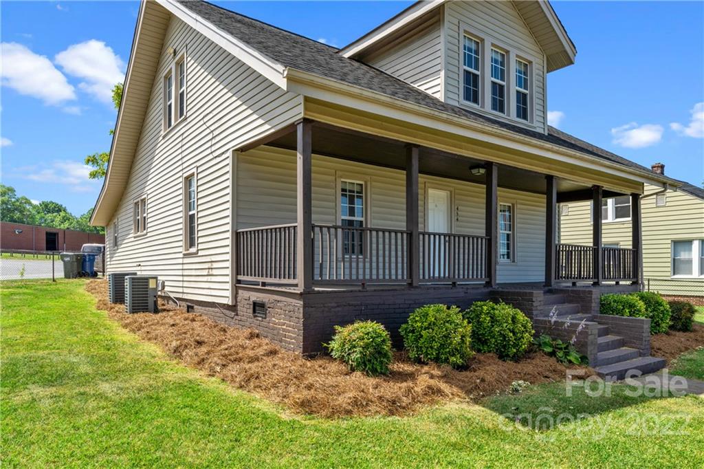 454 Highland Avenue SE Hickory NC 28602