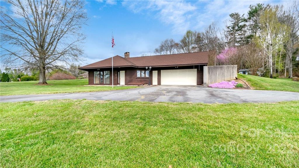 28 Shelter Road Mills River NC 28759