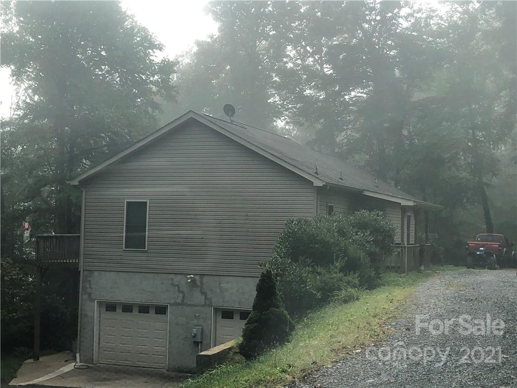 1043 Great Oak Drive Canton NC 28716