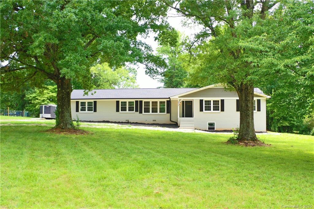 1052 Oakridge Farm Highway Mooresville NC 28115