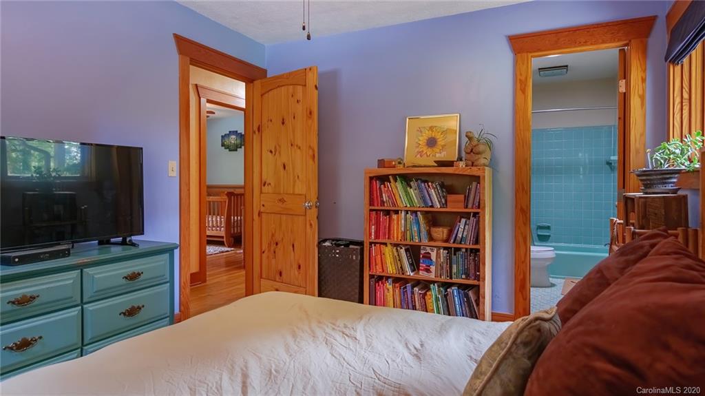40 Governors View Road Asheville NC 28805