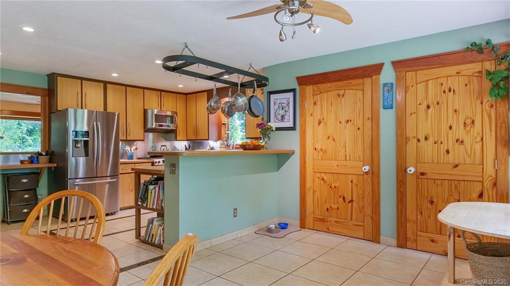 40 Governors View Road Asheville NC 28805