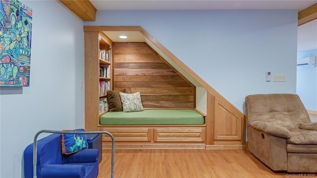 40 Governors View Road Asheville NC 28805
