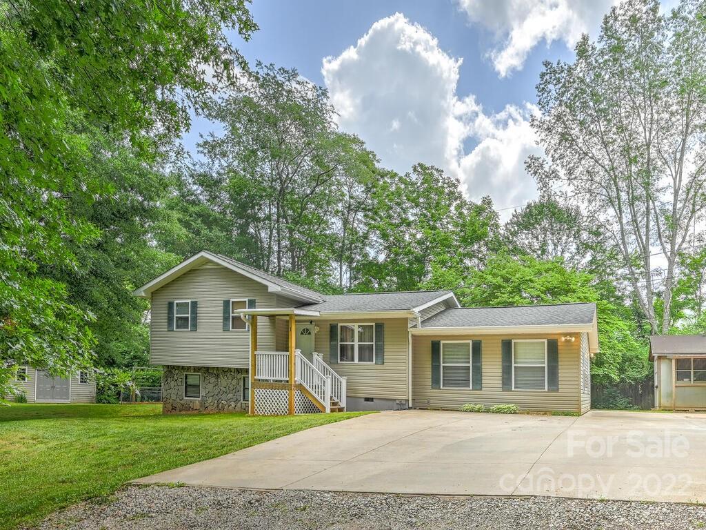 1 Mos Way Candler NC 28715