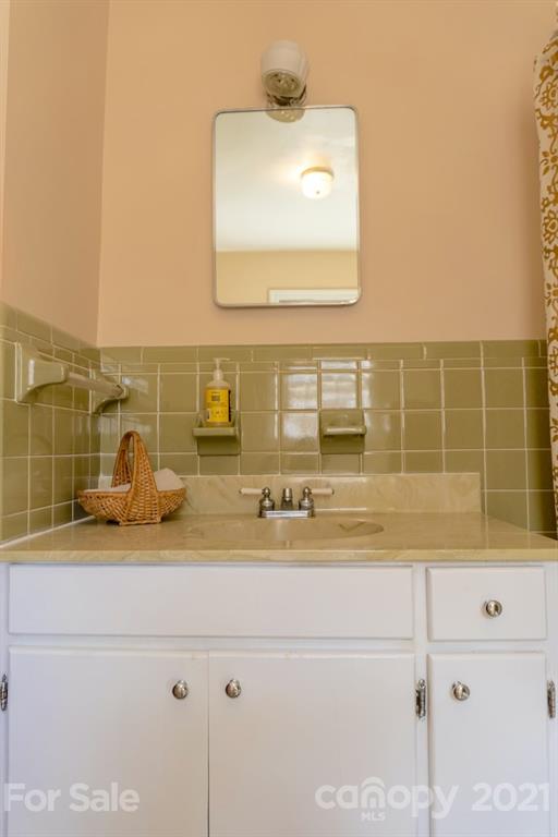 69 Bear Creek Road Asheville NC 28806