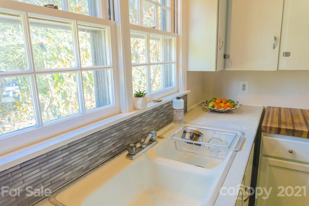 69 Bear Creek Road Asheville NC 28806
