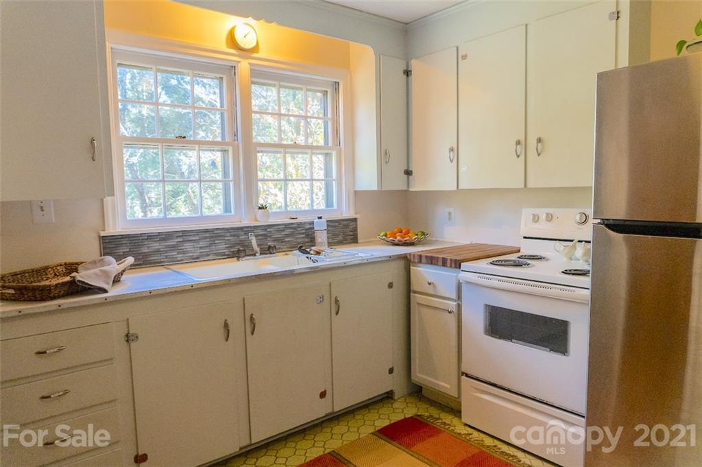 69 Bear Creek Road Asheville NC 28806