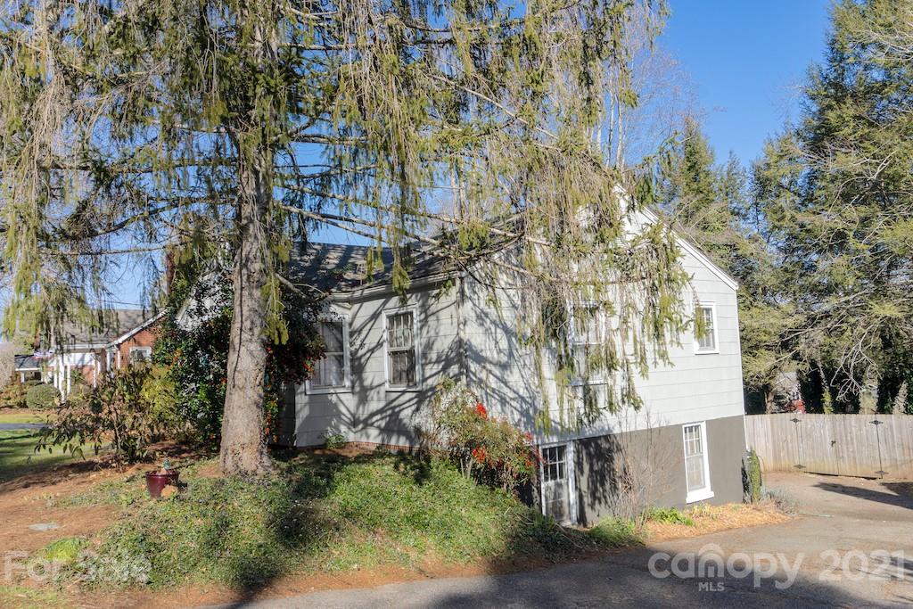 69 Bear Creek Road Asheville NC 28806