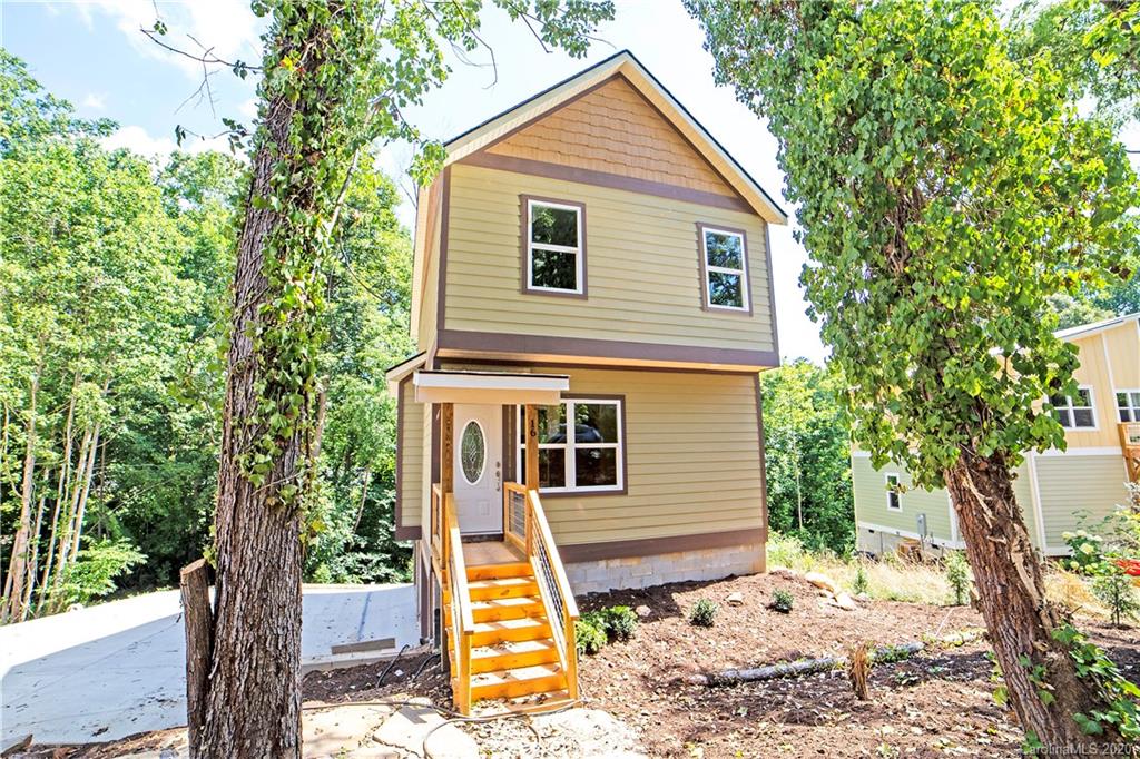 16 Crestwood Lane Candler NC 28715