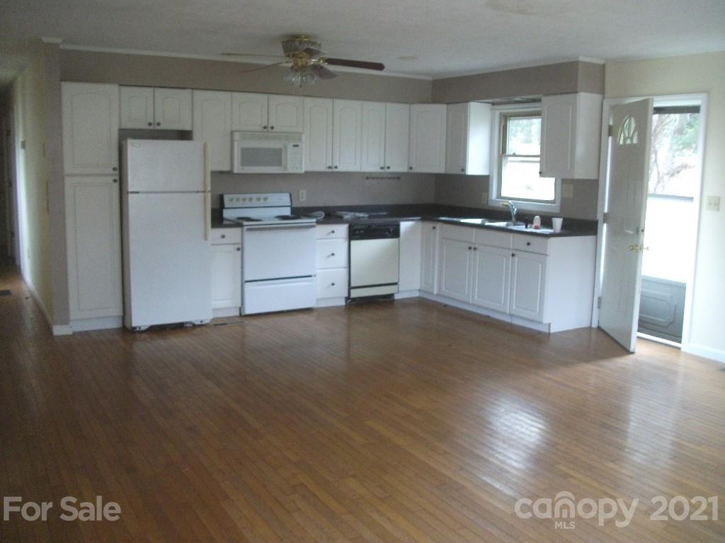 6 Greenbriar Lane Candler NC 28715