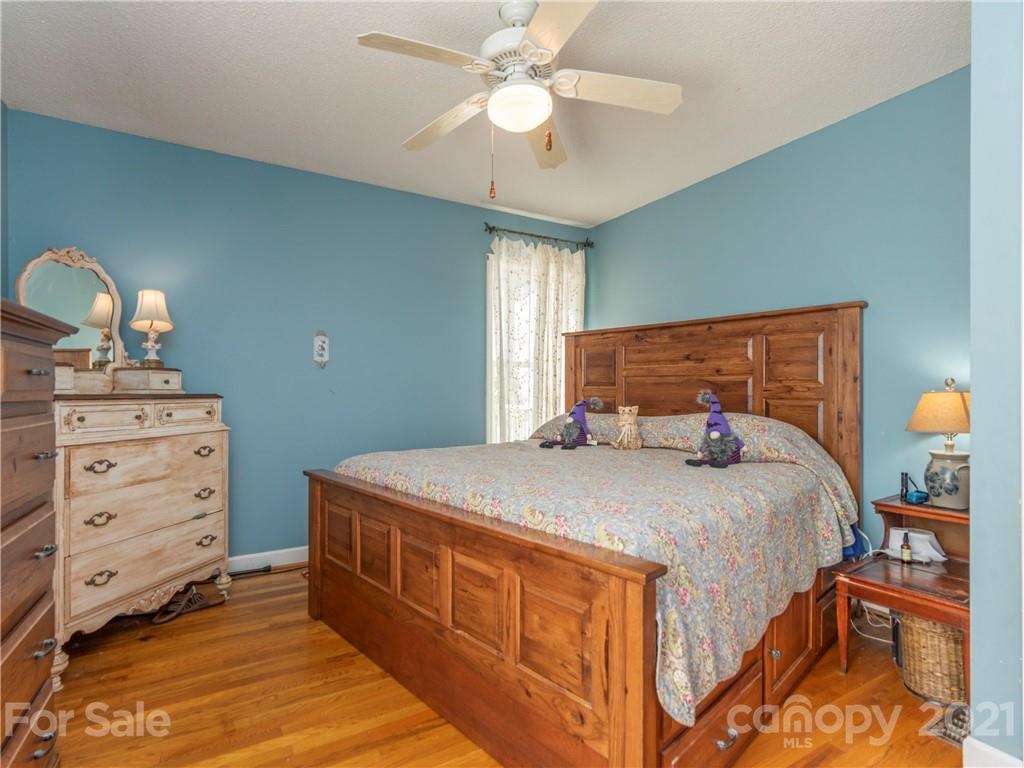 109 Elm Drive Asheville NC 28805