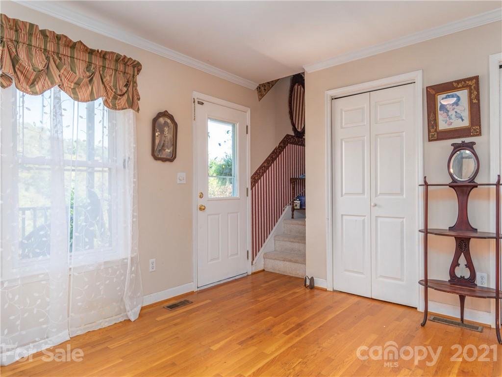 109 Elm Drive Asheville NC 28805