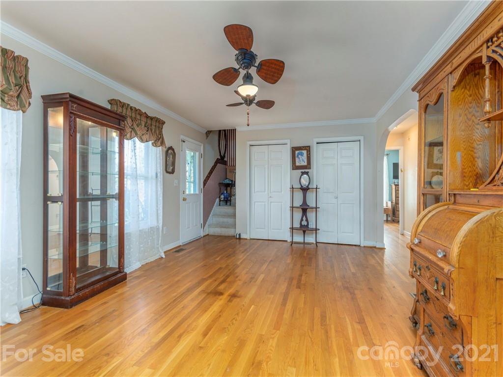 109 Elm Drive Asheville NC 28805