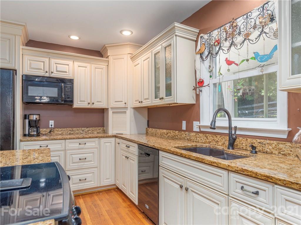 109 Elm Drive Asheville NC 28805