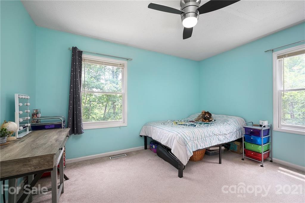 90 W Holly Ridge Drive Old Fort NC 28762
