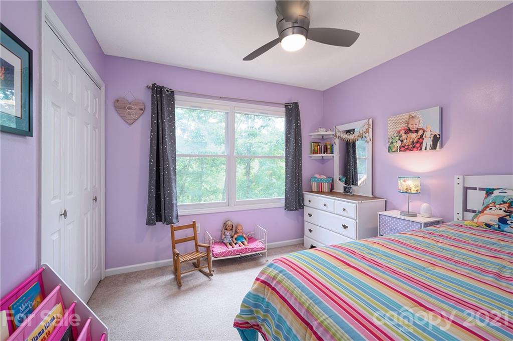 90 W Holly Ridge Drive Old Fort NC 28762