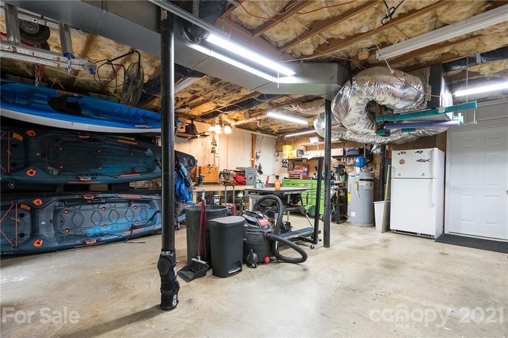 90 W Holly Ridge Drive Old Fort NC 28762