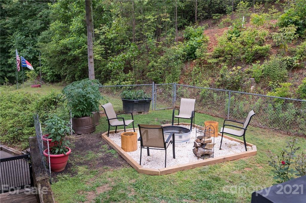 90 W Holly Ridge Drive Old Fort NC 28762