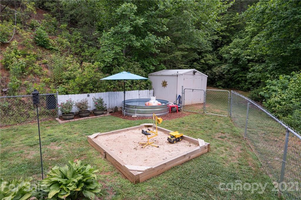 90 W Holly Ridge Drive Old Fort NC 28762