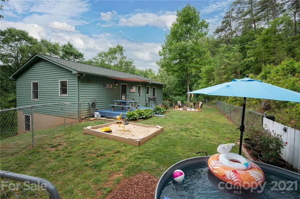90 W Holly Ridge Drive Old Fort NC 28762