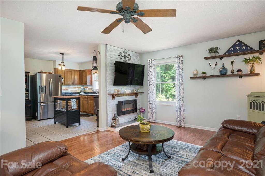 90 W Holly Ridge Drive Old Fort NC 28762
