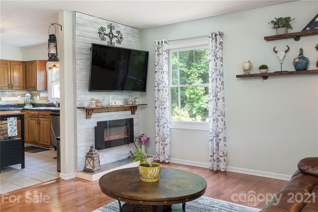 90 W Holly Ridge Drive Old Fort NC 28762