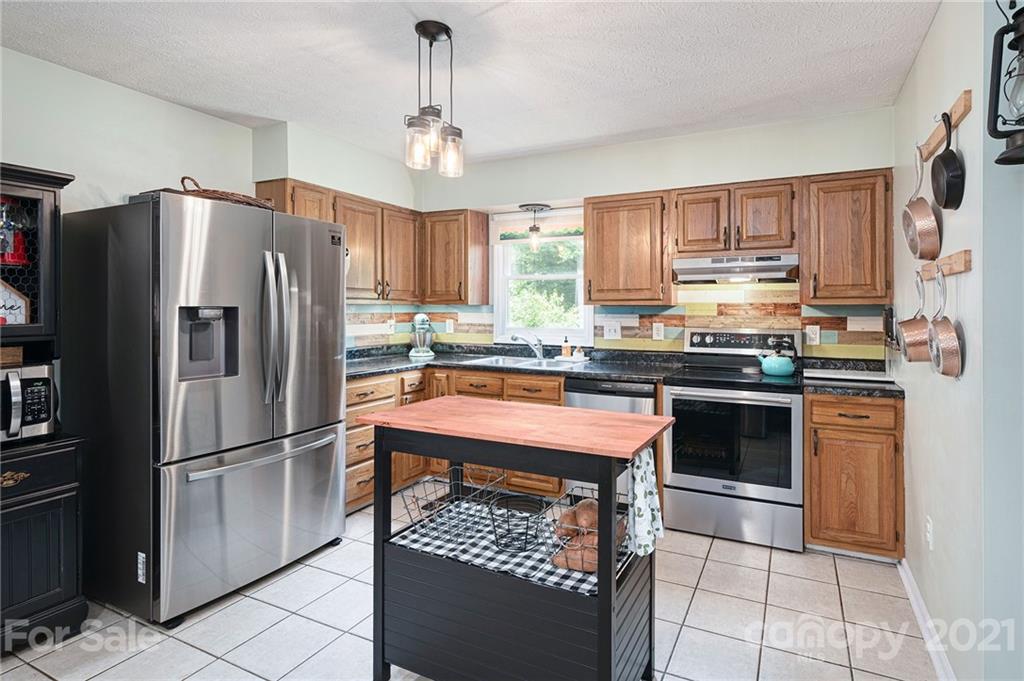 90 W Holly Ridge Drive Old Fort NC 28762