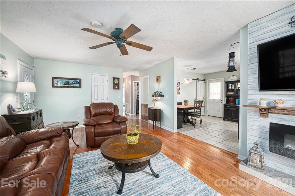 90 W Holly Ridge Drive Old Fort NC 28762